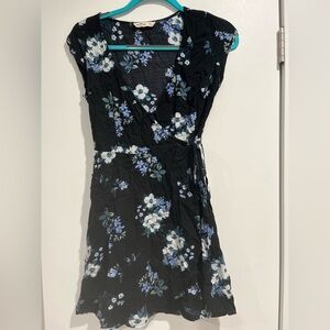 Hollister Black and Blue Floral Wrap Dress Size XS